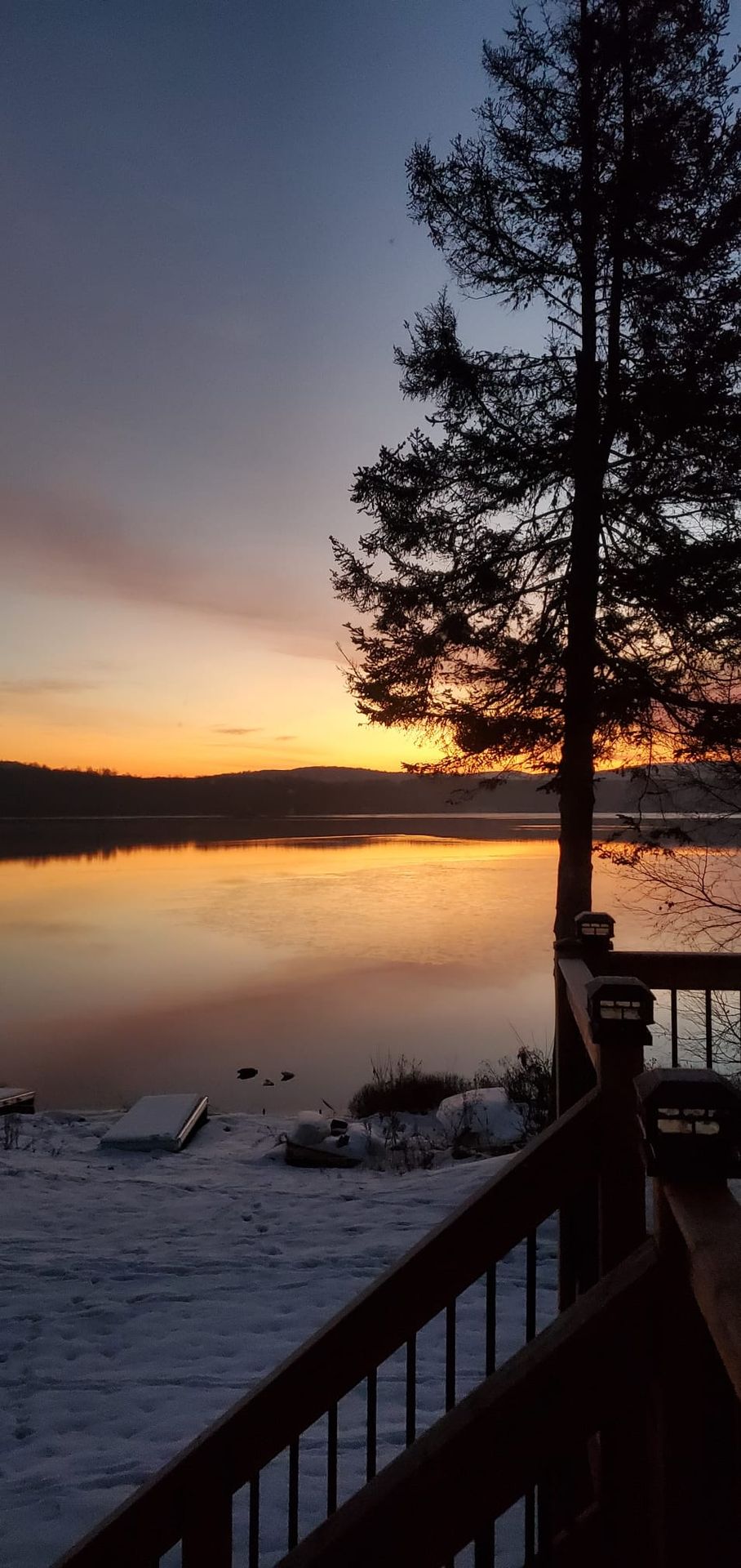 Chalet Nantel panoramic lake and mountain view
